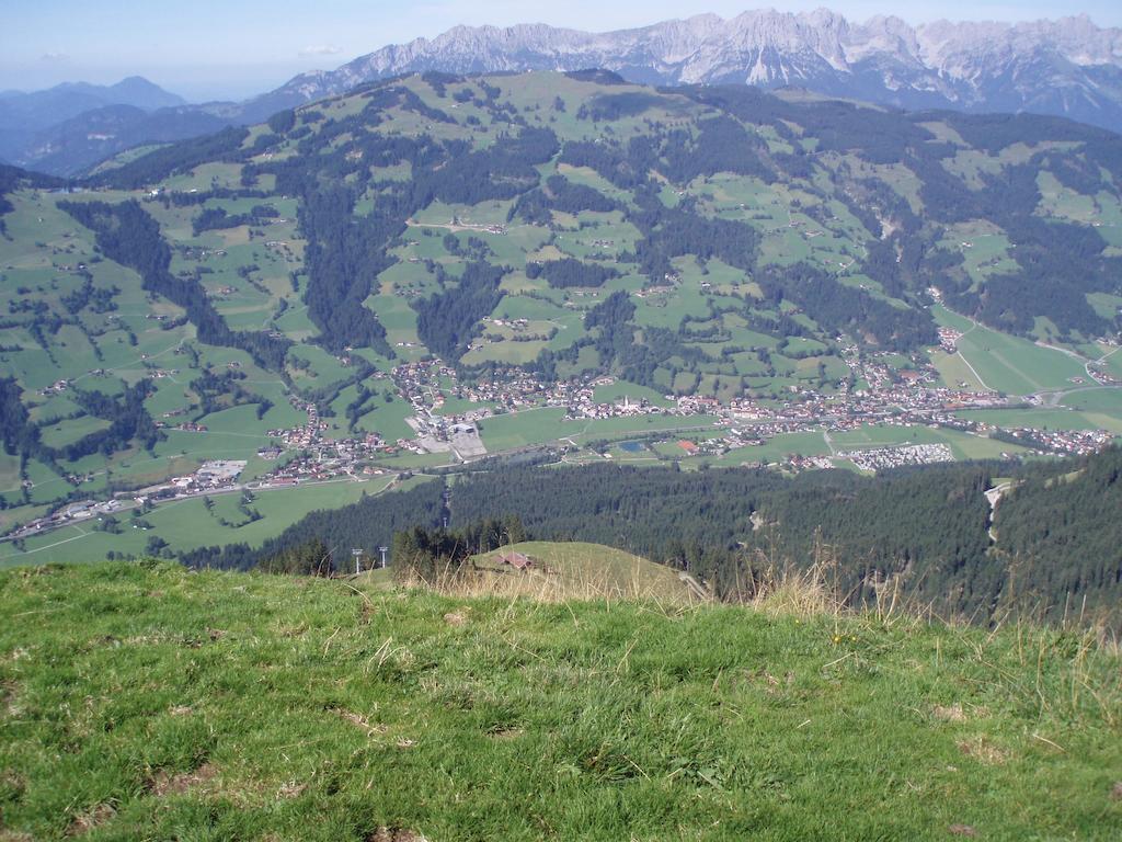 Apartamento Haus Hirzinger Brixen im Thale Exterior foto